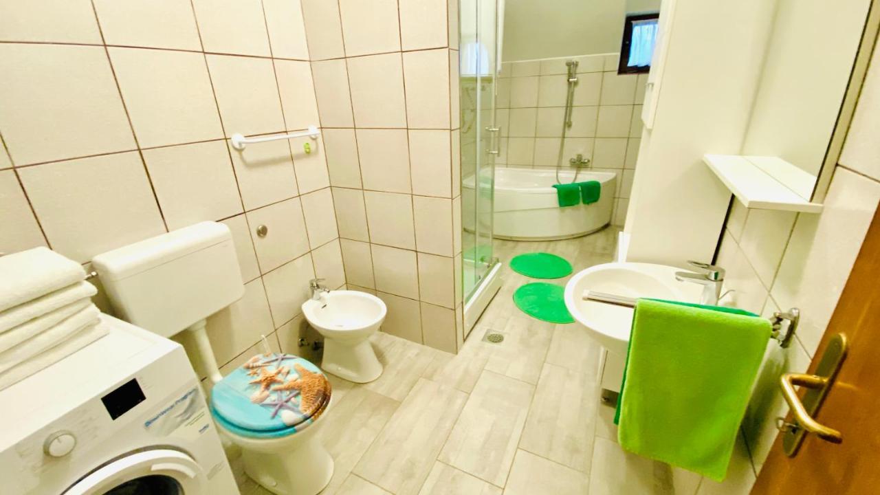 Bilini Garden Apartment Pula Eksteriør billede