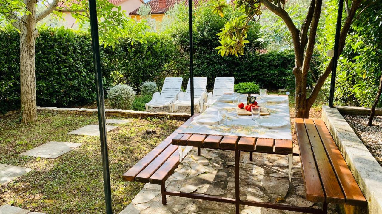 Bilini Garden Apartment Pula Eksteriør billede